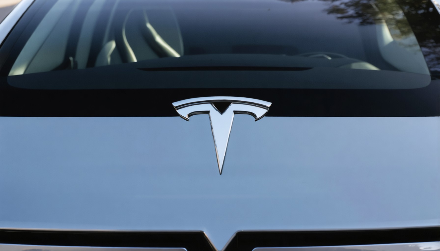 The Dramatic Showdown: Behind Tesla’s Major Settlement Over Discrimination Allegations